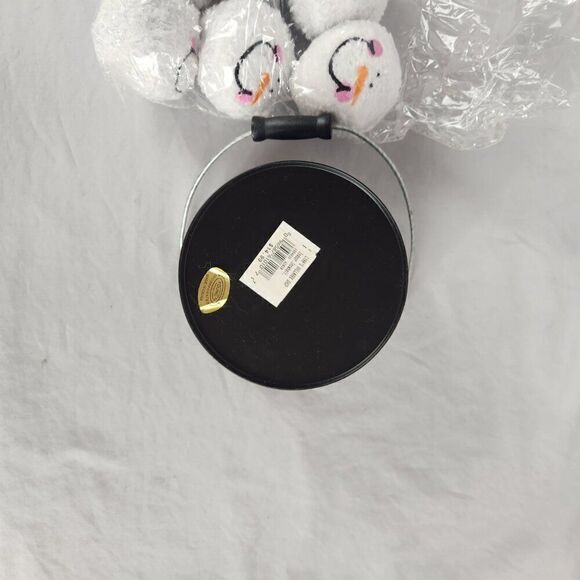 2 Indoor Snowball Fight  Balls Buckets Hallmark Red Black 6 Soft Snowballs Each - Picture 5 of 11